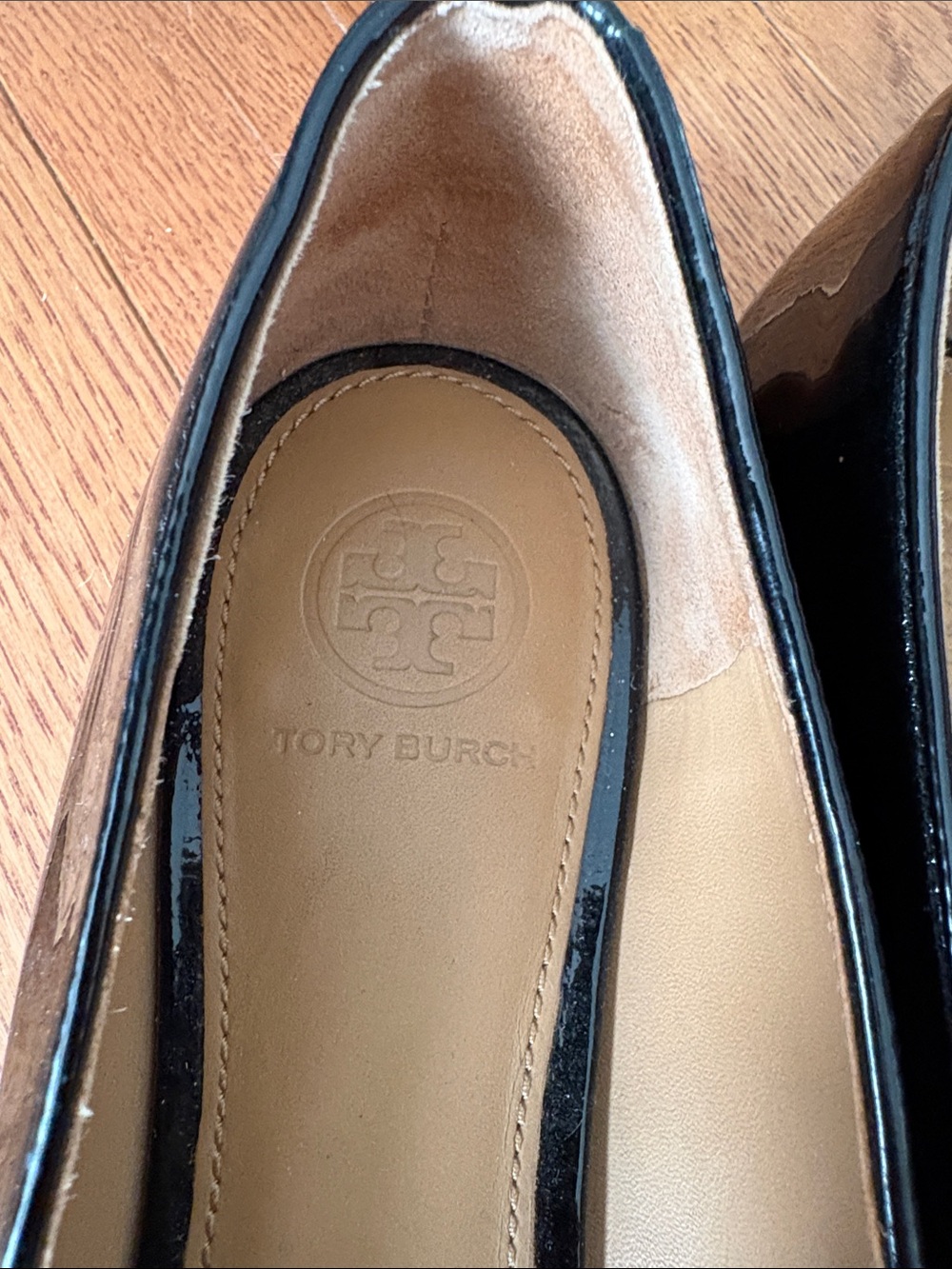 Tory Burch Claire Black Patent Leather Logo Ballet Flats with Gold Emblem - Picture 2 of 8